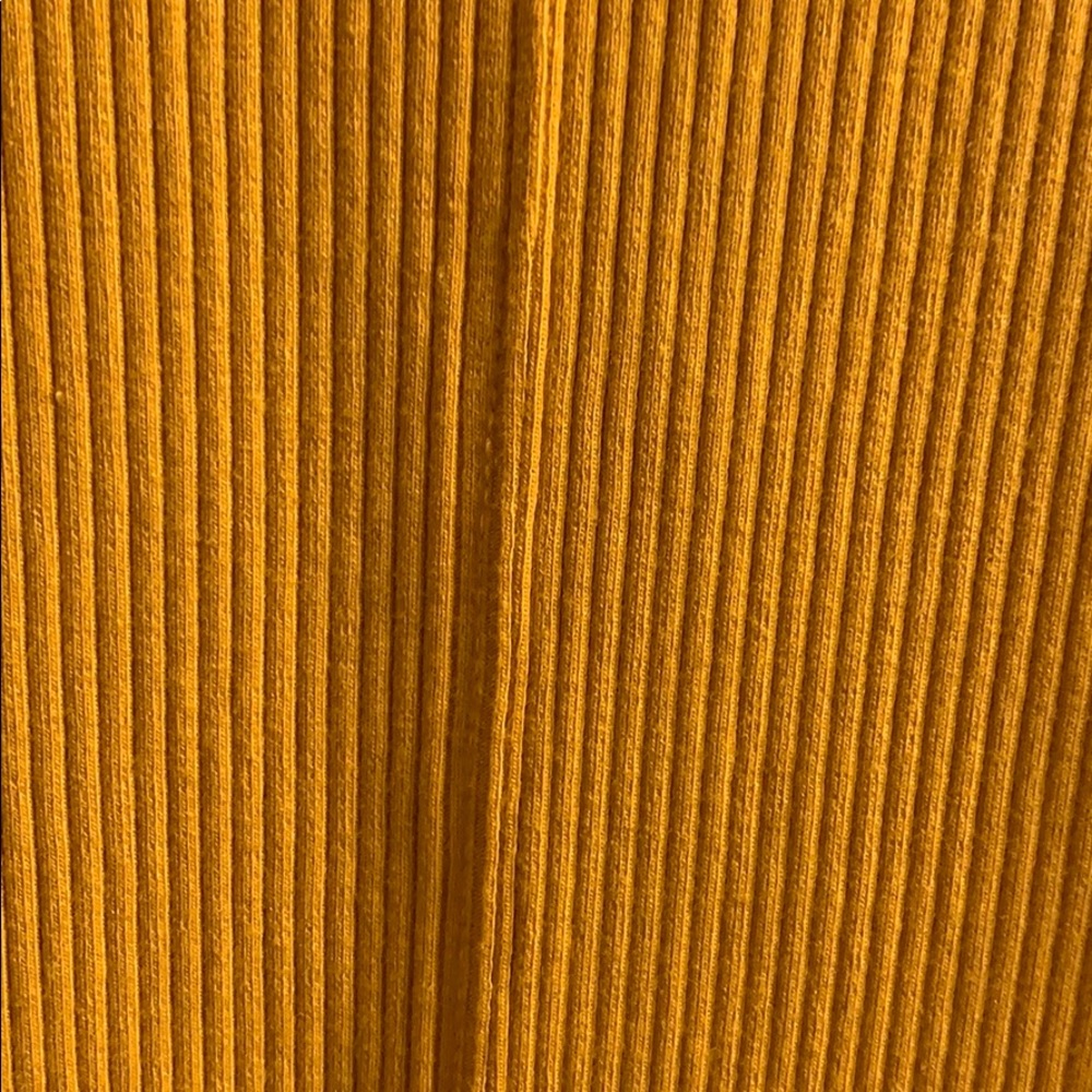 Keyhole Bodysuit - Picture 2 of 3